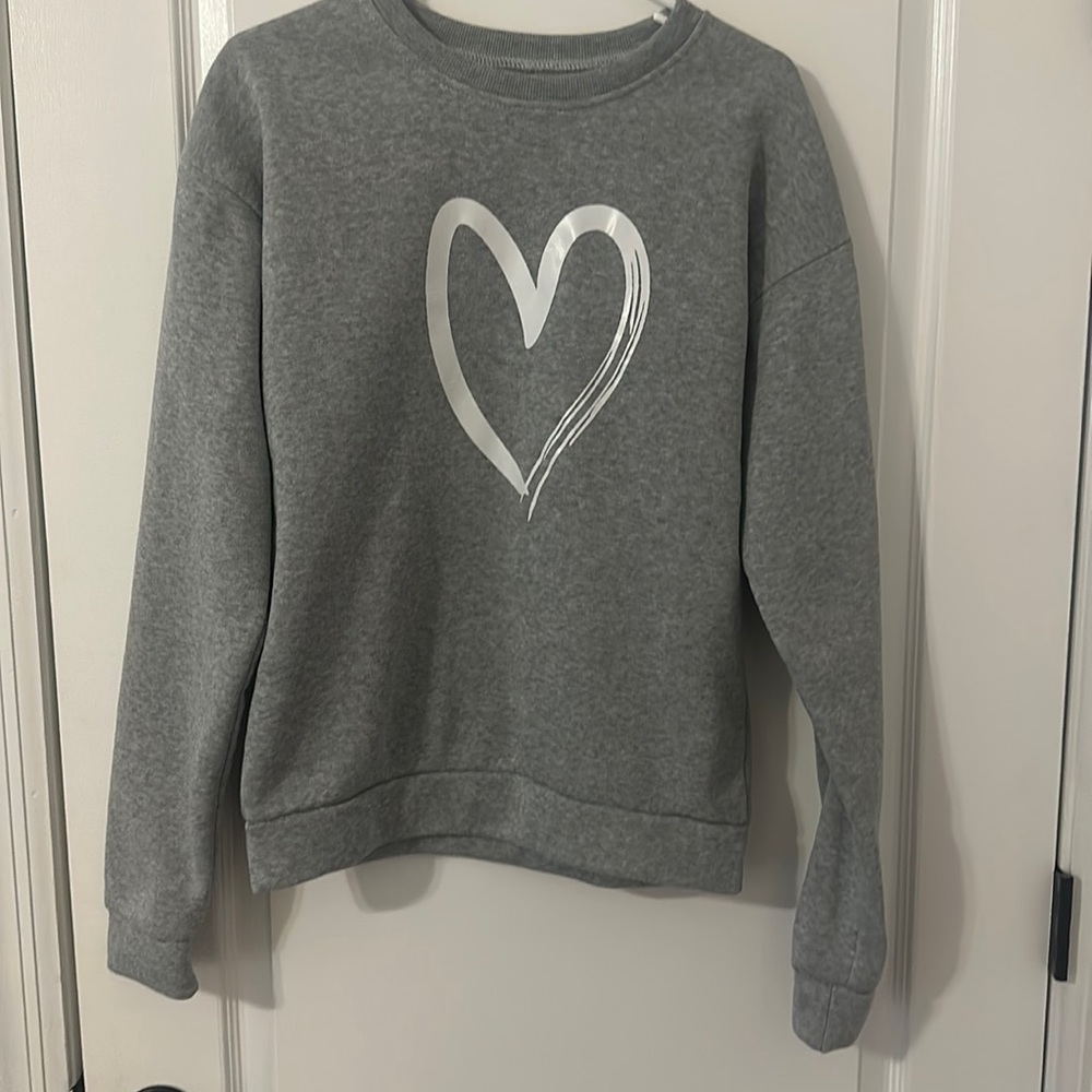Gray heart crewneck